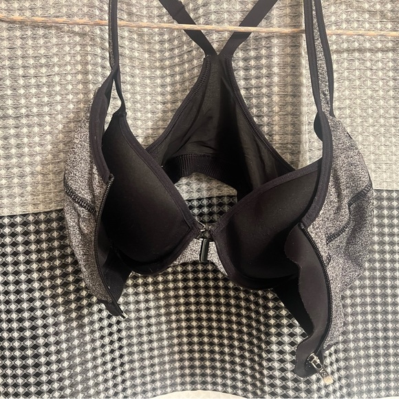 VSX Sport front closure knockout bra - Picture 3 of 4